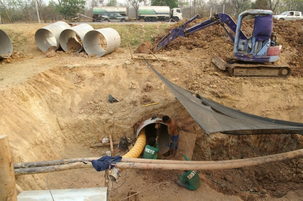 ขายรถขุดโคมัสสุpc50uu-2โทร-0876926330