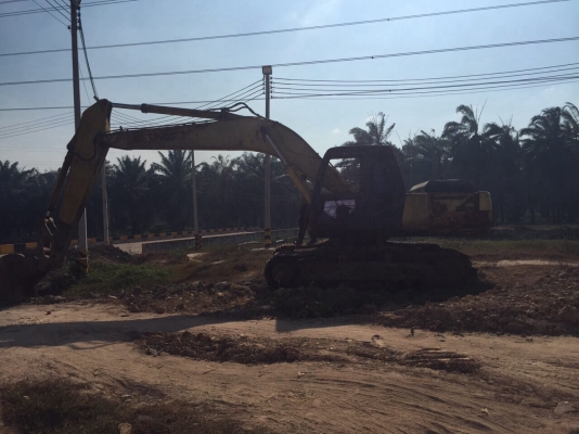 ขายแบคโฮ KOBELCO 200 /// ตามสภาพ พร้อมใช้งาน สนใจโทร 081-970-1072 ขายแบคโฮ KOBELCO 200 /// ตามสภาพ พร้อมใช้งาน สนใจโทร 081-970-1072