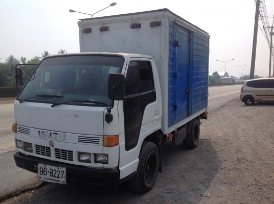 ขาย ISUZU NKR รถบรรทุก 4 ล้อ
