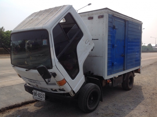 ขาย ISUZU NKR รถบรรทุก 4 ล้อ