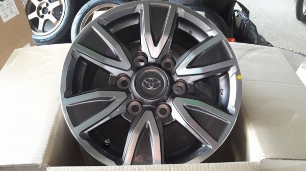 ขายล้อแม็กใหม่ Toyota hilux 11YM 15"  สนใจติดต่อ ตาเล็ก ล้อและยางครับ 081-3747940