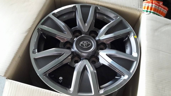 ขายล้อแม็กใหม่ Toyota hilux 11YM 15"  สนใจติดต่อ ตาเล็ก ล้อและยางครับ 081-3747940