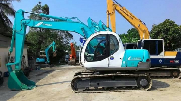 ขายรถขุด KOBELCO SK120-2 มาร์คไฟว์  เก่าญี่ปุ่นแท้...เครื่องปั๊มดี  ไฟฟ้าเต็ม...สนใจโทร 089-3818694 ดวงนภา