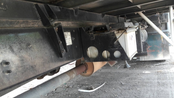 รถบรรทุก 6 ล้อ HINO ตู้ 10 บานข้าง เครื่อง 210 แรง ปี 45  ยาว 7.20 เมตร ราคา 650,000 บ.รถอยู่รังสิต