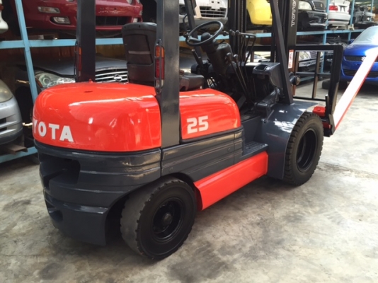 ขายรถโฟลคลิฟท์ TOYOTA 6FD25 ,เครื่องยนต์ดีเซล 2Z ,เสายกสูง 4.0 เมตร ,งาปรับเท-หง่ำหงอยได้ , ล้อหน้าคู่ , รถนำเข้าจากญี่ปุ่น 100\% ขายรถโฟลคลิฟท์ TOYOTA 6FD25 ,เครื่องยนต์ดีเซล 2Z ,เสายกสูง 4.0 เมตร ,งาปรับเท-หง่ำหงอยได้ , ล้อหน้าคู่ , รถนำเข้าจากญี่ปุ่น 100\%