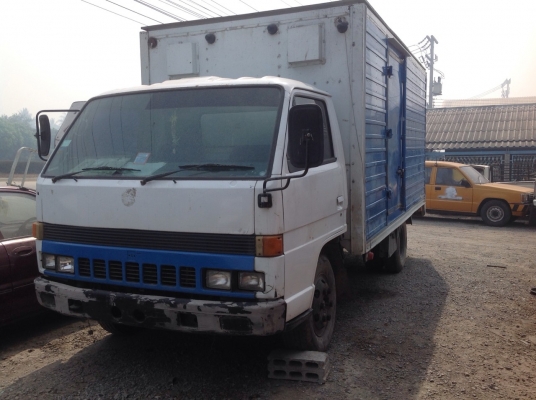 ขาย ISUZU  NPR รถบรรทุก 6ล้อ