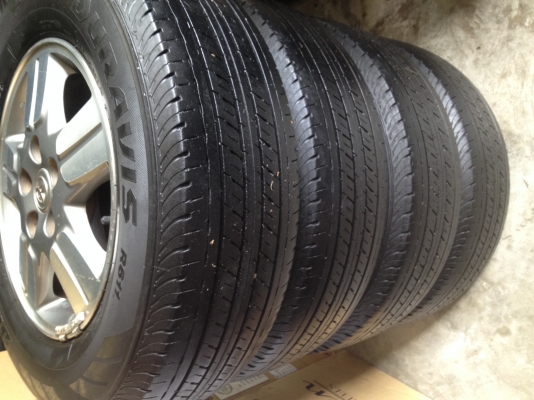 ขายล้อแม็กเดิม Vigo 15 6 รู พร้อมยางบริดโตน