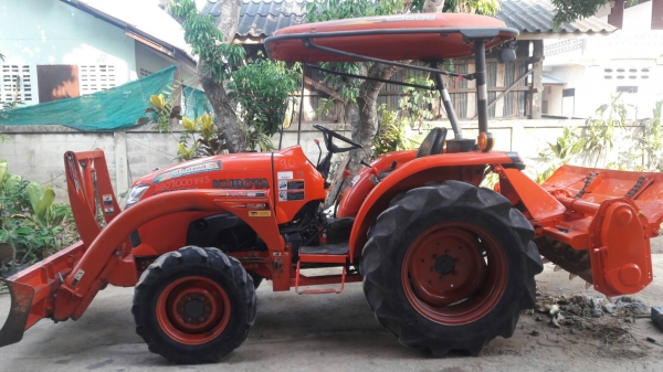 ขายรถไถ KUBOTA L3608 สภาพดีเดิมๆพร้อมใช้งาน อุปกรณ์ครบ 2 ชิ้นมีพร้อมดันหน้า และผานพรวน