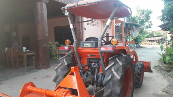 ขายรถไถ KUBOTA L3608 สภาพดีเดิมๆพร้อมใช้งาน อุปกรณ์ครบ 2 ชิ้นมีพร้อมดันหน้า และผานพรวน