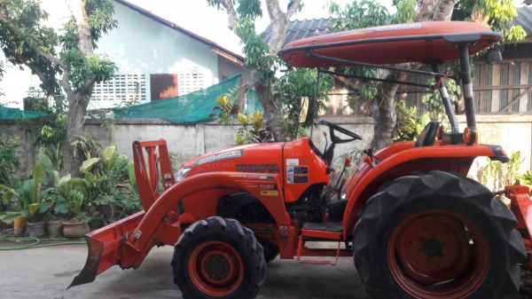 ขายรถไถ KUBOTA L3608 สภาพดีเดิมๆพร้อมใช้งาน อุปกรณ์ครบ 2 ชิ้นมีพร้อมดันหน้า และผานพรวน