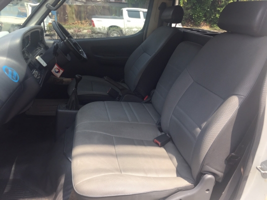 TOYOTA HIACE ปี 2001   มือ เดียว ห้าง สวยเดิม วิ่ง 8 หมื่น