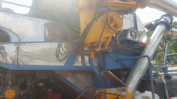 ขายรถเกี่ยวข้าว ส.ทวี เครื่องมิตซู 240 ปั๊มไดกิ้น22 ช่วงล่าง10 สภาพลงเกี่ยวทุกปี เครื่องแน่น สภาพพร้อมลุยงาน ขายรถเกี่ยวข้าว ส.ทวี เครื่องมิตซู 240 ปั๊มไดกิ้น22 ช่วงล่าง10 สภาพลงเกี่ยวทุกปี เครื่องแน่น สภาพพร้อมลุยงาน