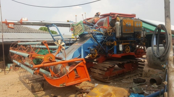 ขายรถเกี่ยวข้าว ส.ทวี เครื่องมิตซู 240 ปั๊มไดกิ้น22 ช่วงล่าง10 สภาพลงเกี่ยวทุกปี เครื่องแน่น สภาพพร้อมลุยงาน