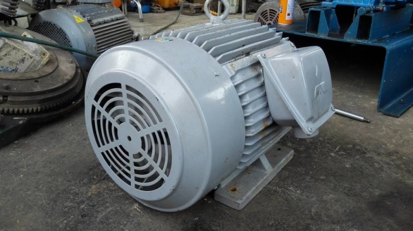 ** ขอบคุณผู้ซื้อ&amp;พี่เสือครับ ** มอเตอร์ Mitsubishi 30 HP. 380V รอบ 1450 RPM รุ่น SF-J ของใหม่ 100\% ไม่เคยโดนไฟแกะออกจากลังไม้!!