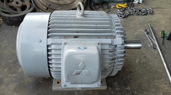 ** ขอบคุณผู้ซื้อ&amp;พี่เสือครับ ** มอเตอร์ Mitsubishi 30 HP. 380V รอบ 1450 RPM รุ่น SF-J ของใหม่ 100\% ไม่เคยโดนไฟแกะออกจากลังไม้!!