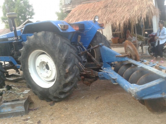 ขายด่วน รถไถFROD 6640  สองเพลาสภาพพร้อมใช้งาน เครื่องปั้มดี รถปี96 อุปกรณ์ดันหน้า ผาน7เอกสารเล่มทะเบียน