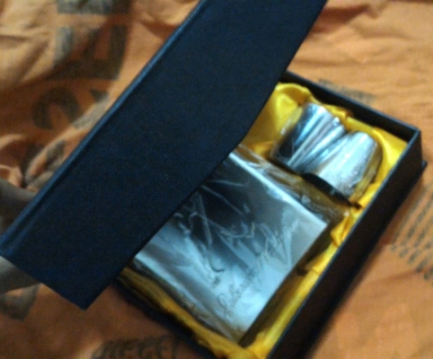 ชุดแบนใส่เหล้า ขนาด 7oz.มาครบชุดพร้อมกล่องแม่เหล็กเดิม เหมาะตั้งโชว์ก็สวย พกพาก็เท่ถูกใจ