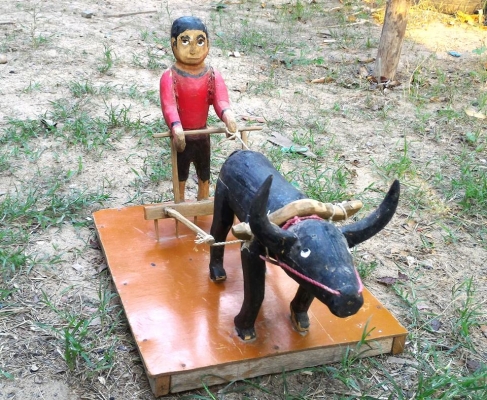 ของเล่นแกะไม้เก่าชิ้นใหญ่ ของตั้งโชว์ งานพื้นบ้านน่ารักแปลกๆ งานแฮนด์เมดแกะมือบ้านๆ สะสมงานเก่า