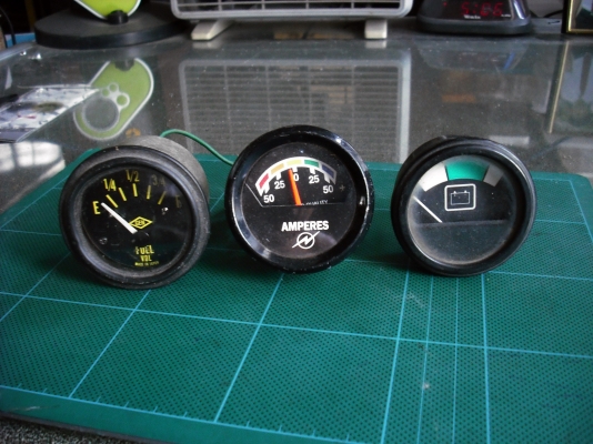 เกย์น้ำมัน เกย์วัดแอมป์ เกย์วัดแบต