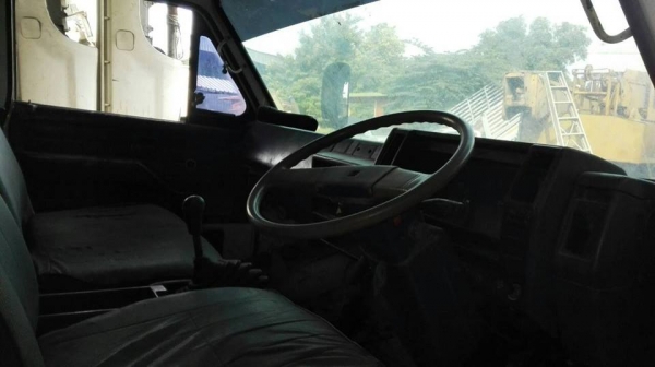 ขาย6ล้ออีซูซุ NPR115 ยาว5เมตร ปี35เกียร์สั้นแท้ แอร์เย็น ยางดี เครื่องฟิต เอกสารเล่มทะเบียนครบ ขาย6ล้ออีซูซุ NPR115 ยาว5เมตร ปี35เกียร์สั้นแท้ แอร์เย็น ยางดี เครื่องฟิต เอกสารเล่มทะเบียนครบ