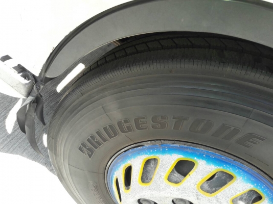 รถฮีโน่ 6 ล้อ ตู้แห้ง FG1J  220 แรงม้า. ปี 48.   ( รถวิ่ง 14x,xxx  กม. )     สนใจติดต่อ  081 - 6079515