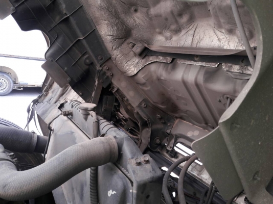 รถฮีโน่ 6 ล้อ ตู้แห้ง FG1J  220 แรงม้า. ปี 48.   ( รถวิ่ง 14x,xxx  กม. )     สนใจติดต่อ  081 - 6079515