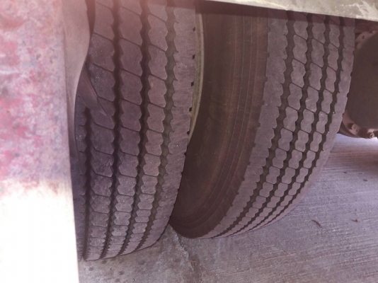 รถฮีโน่ 6 ล้อ ตู้แห้ง FG1J  220 แรงม้า. ปี 48.   ( รถวิ่ง 14x,xxx  กม. )     สนใจติดต่อ  081 - 6079515