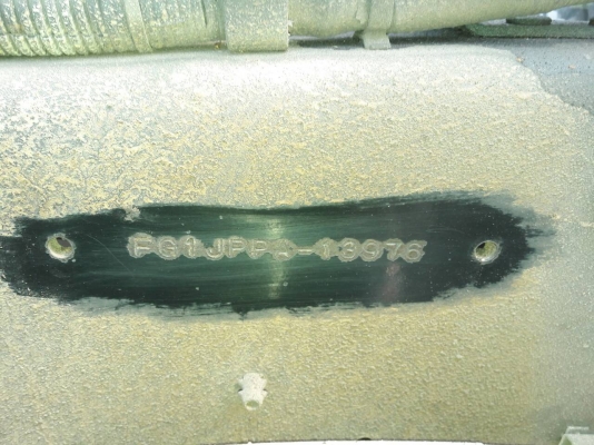 รถฮีโน่ 6 ล้อ ตู้แห้ง FG1J  220 แรงม้า. ปี 48.   ( รถวิ่ง 14x,xxx  กม. )     สนใจติดต่อ  081 - 6079515