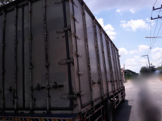 รถฮีโน่ 6 ล้อ ตู้แห้ง FG1J  220 แรงม้า. ปี 48.   ( รถวิ่ง 14x,xxx  กม. )     สนใจติดต่อ  081 - 6079515