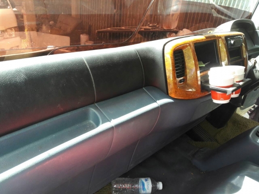 รถฮีโน่ 6 ล้อ ตู้แห้ง FG1J  220 แรงม้า. ปี 48.   ( รถวิ่ง 14x,xxx  กม. )     สนใจติดต่อ  081 - 6079515