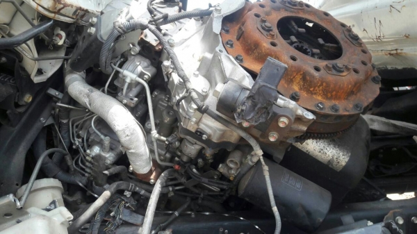 รถอีซูซุ 6 ล้อดั้ม FRR 240 แรงม้า  ปี 57.  ( * ขาย ตามสภาพ. )      สนใจติดต่อ  081 - 6079515