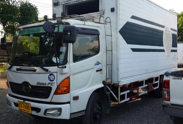 หกล้อ ฮีโน่ FC4J145ปี50 แอร์ พ.เวอร์ ตู้เย็น ช่วงยาว 5.50ม สภาพดีสวยเดิมๆพร้อมใช้งาน ทะเบียนพร้อมโอน ราคา 695,000บ ขาดเฉพาะชุดแอร์ ครับ