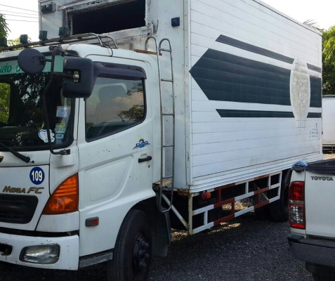 หกล้อ ฮีโน่ FC4J145ปี50 แอร์ พ.เวอร์ ตู้เย็น ช่วงยาว 5.50ม สภาพดีสวยเดิมๆพร้อมใช้งาน ทะเบียนพร้อมโอน ราคา 695,000บ ขาดเฉพาะชุดแอร์ ครับ