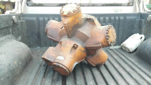 Sell> ขายมอเตอร์ไฮดรอลิคปั้มห้าดาวตัวใหญ่ STAFFA Made in ITALY เบอร์ 15 ของสดถอดจากไลน์ฉีดพร้อมเทส!!