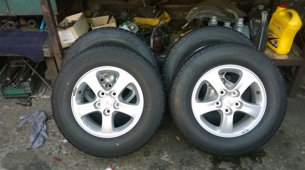 แม็กเดิมไทรทัน ขอบ15 5รู114 ยางหนาๆ พร้อมน็อตล้อ แม็กเดิมไทรทัน ขอบ15 5รู114 ยางหนาๆ พร้อมน็อตล้อ