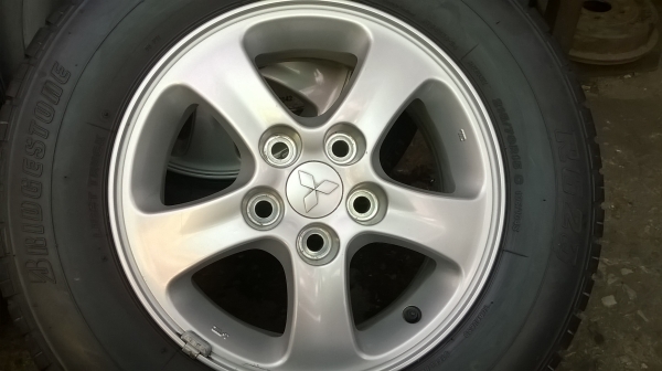 แม็กเดิมไทรทัน ขอบ15 5รู114 ยางหนาๆ พร้อมน็อตล้อ แม็กเดิมไทรทัน ขอบ15 5รู114 ยางหนาๆ พร้อมน็อตล้อ