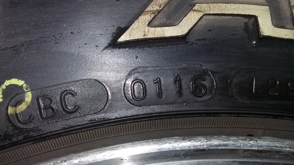 ขายล้อแม็ก15โฟรวินหกรูใส่อีซูซุยางใหม่ปี16ตอกยางเต็ม