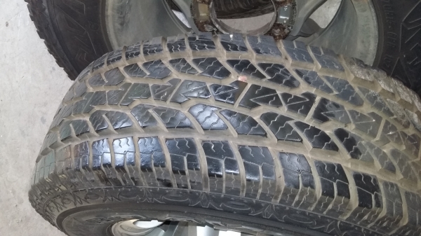 ขายล้อแม็ก15โฟรวินหกรูใส่อีซูซุยางใหม่ปี16ตอกยางเต็ม