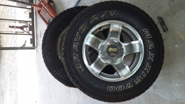 ขายล้อแม็ก15โฟรวินหกรูใส่อีซูซุยางใหม่ปี16ตอกยางเต็ม