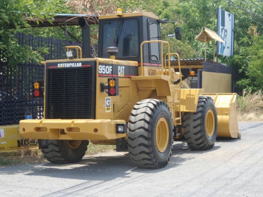 ขายด่วน!! รถตัก CAT950F เอกสารเล่มทะเบียน สภาพสวยค่ะ ขายด่วน!! รถตัก CAT950F เอกสารเล่มทะเบียน สภาพสวยค่ะ