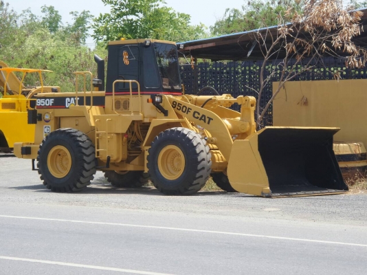 ขายด่วน!! รถตัก CAT950F เอกสารเล่มทะเบียน สภาพสวยค่ะ ขายด่วน!! รถตัก CAT950F เอกสารเล่มทะเบียน สภาพสวยค่ะ