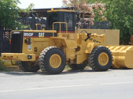 ขายด่วน!! รถตัก CAT950F เอกสารเล่มทะเบียน สภาพสวยค่ะ ขายด่วน!! รถตัก CAT950F เอกสารเล่มทะเบียน สภาพสวยค่ะ