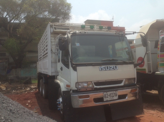 ขออนุญาติขาย ISUZU240 ปรึ่นเครื่อง270พ่วงแม่ลูกสามคารยัดพร้อมใช้งานพร้อมโอนราคา 1350000 สนใจติดต่อ  ช่างดำ  0853224877-0988930465