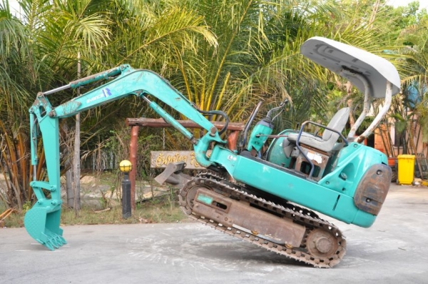 KOMATSU PC20-8 คอนโทลน้ำมัน ปั้มนิ้ว สวยเดิมจากญี่ปุ่น ทำงานสมบูรณ์ทุกระบบ รับรองไม่ผิดหวัง 285,000 เท่านั้น!!