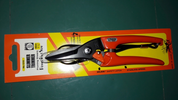 ขายกรรไกรตัดกิ่งไม้ตราตะบองเพชร Saboten Made in Japan. ขายกรรไกรตัดกิ่งไม้ตราตะบองเพชร Saboten Made in Japan.