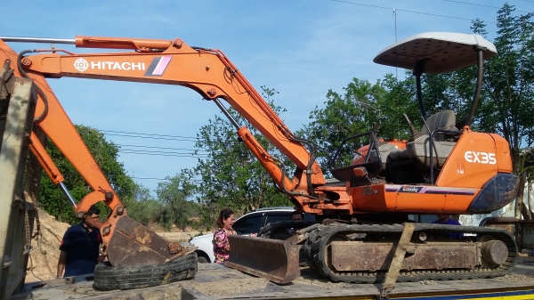 ขายฮิตาชิ EX 35 สวยๆ 3600ชม.อินวอยน์ แห้งๆ.ปั๊มนิ้วคอลโทลน้ำมันเก่านอกใช้ในไทยไม่กี่เดือน