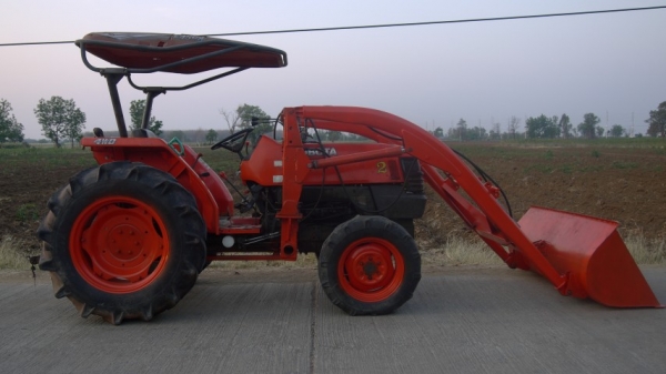 ขายชุดตัก Kubota ใส่กับ45แรงครับ สภาพใหม่ สนใจสอบถามได้ครับ
