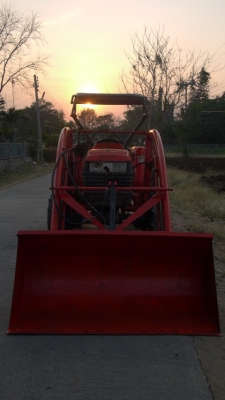 ขายชุดตัก Kubota ใส่กับ45แรงครับ สภาพใหม่ สนใจสอบถามได้ครับ