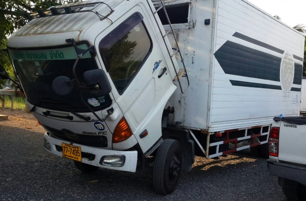 หกล้อ ฮีโน่ FC4J145ปี50ช่วงยาว5.50ม สภาพดีสวยเดิมๆใช้งานน้อยวิ่ง150,000กม เล่มทะเบียนพร้อมโอน ตู้ขาดชุดแอร์ ราคา 695,000บ ต่อรองได้