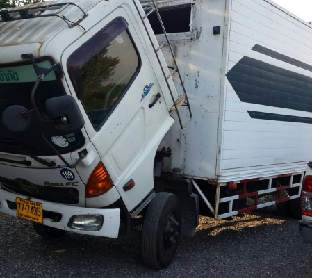 หกล้อ ฮีโน่ FC4J145ปี50ช่วงยาว5.50ม สภาพดีสวยเดิมๆใช้งานน้อยวิ่ง150,000กม เล่มทะเบียนพร้อมโอน ตู้ขาดชุดแอร์ ราคา 695,000บ ต่อรองได้